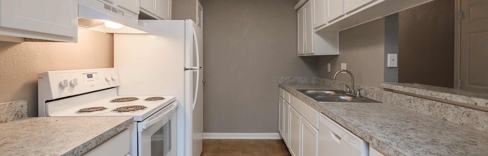 Dickinson Arms Apartments in Dickinson, TX